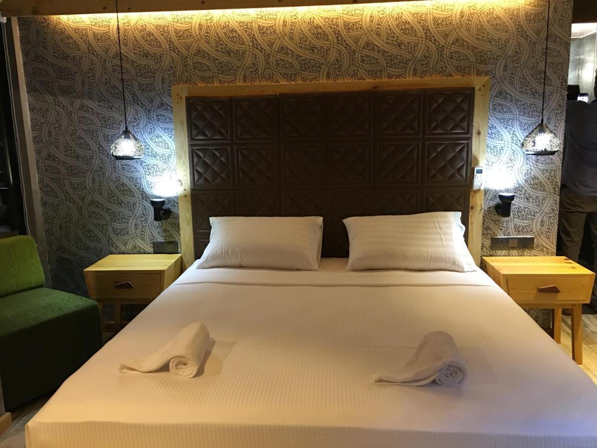 Suncoast Beach Hotel มิริสซา ภายนอก รูปภาพ