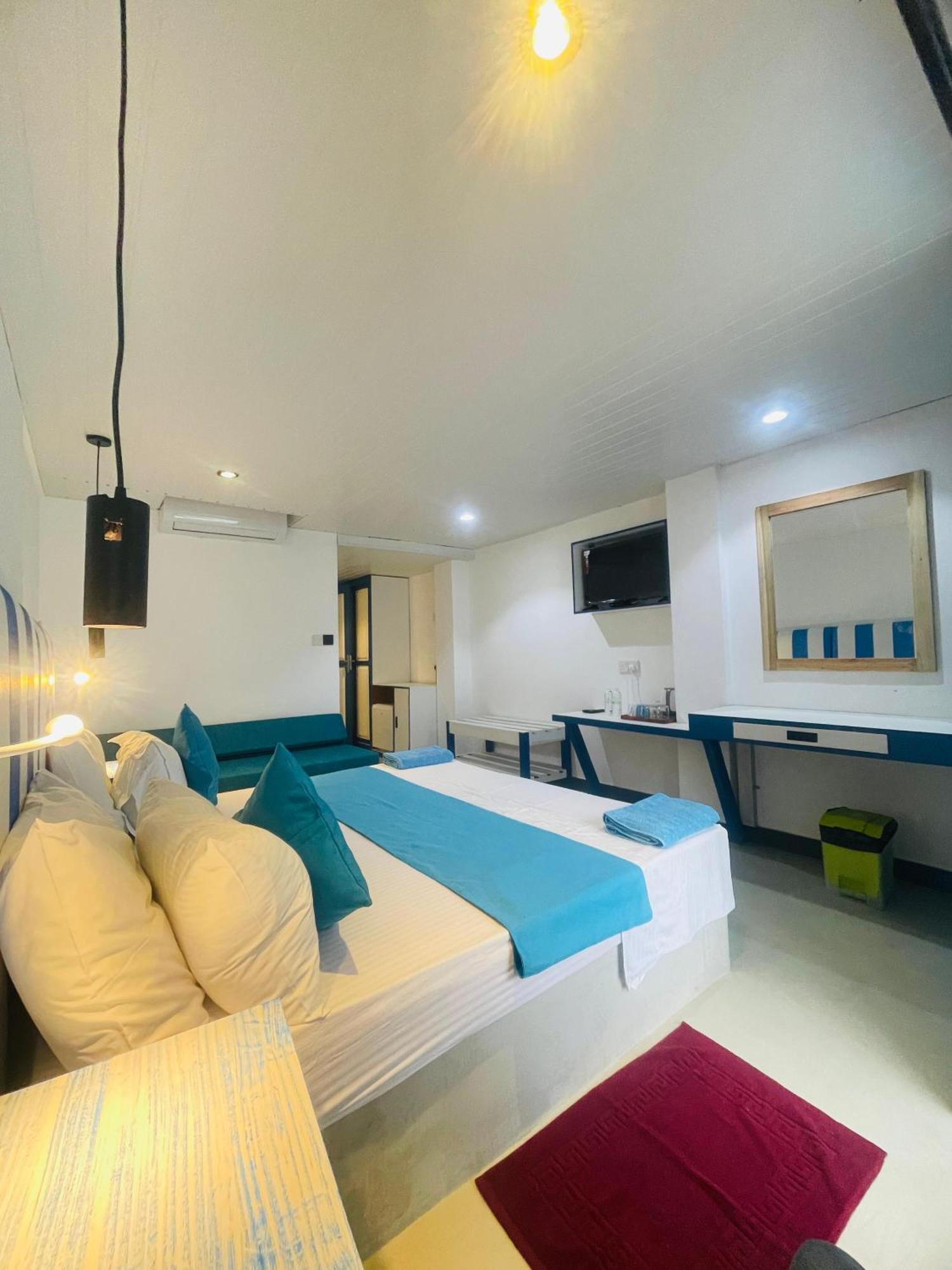 Suncoast Beach Hotel มิริสซา ภายนอก รูปภาพ