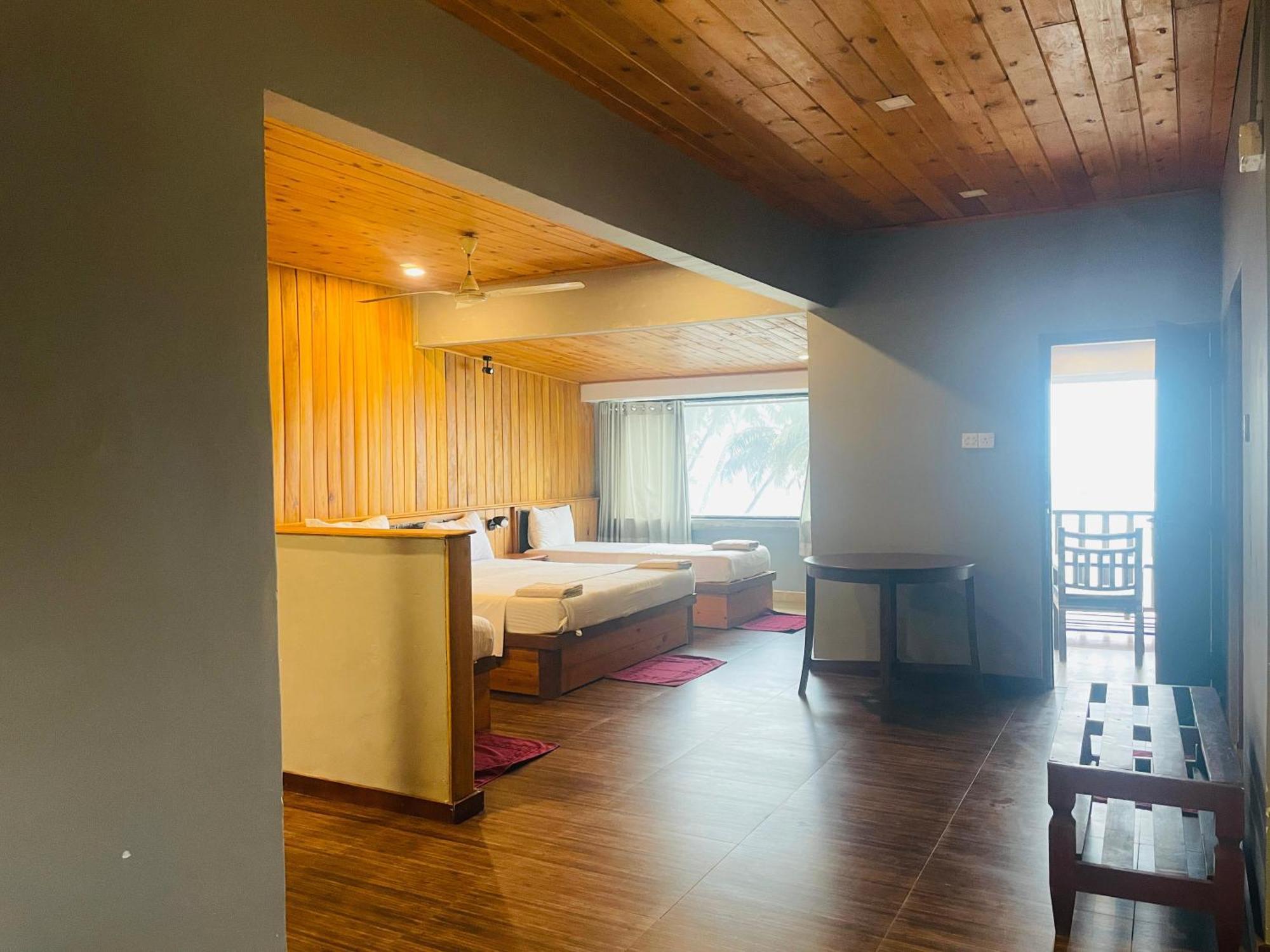 Suncoast Beach Hotel มิริสซา ภายนอก รูปภาพ