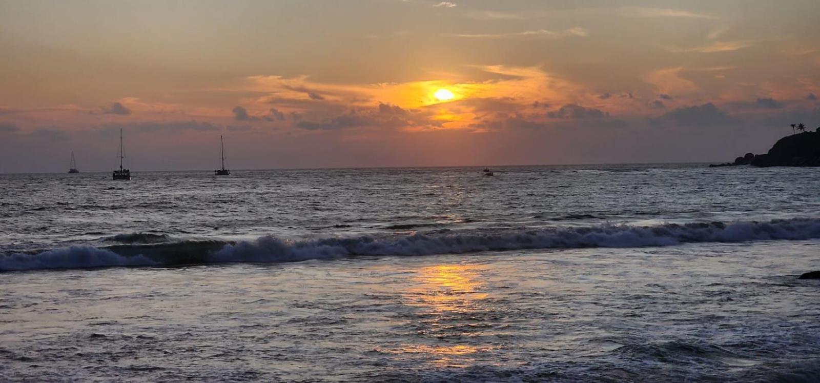 Suncoast Beach Hotel มิริสซา ภายนอก รูปภาพ